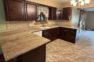 409 W Butternut St, Abbotsford, WI 54405 - Photo 4