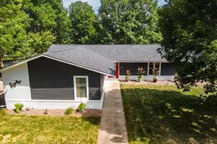 1304 Maple Hill Rd, Wausau, WI 54403 - Photo 2