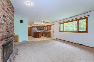 819 Broadway Ave, Wausau, WI 54403 - Photo 6