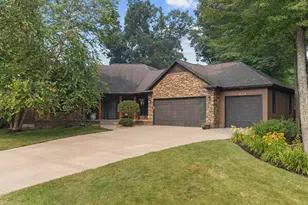 1945 Sunny Brook Ct, Plover, WI 54467 - Photo 4