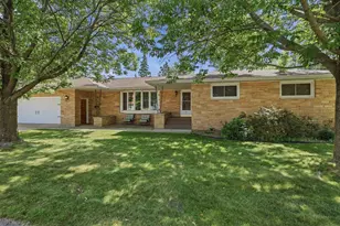 211 Meadow St, Stevens Point, WI 54481 - Photo 4