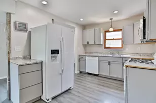834 S 11th Ave, Wausau, WI 54401 - Photo 8