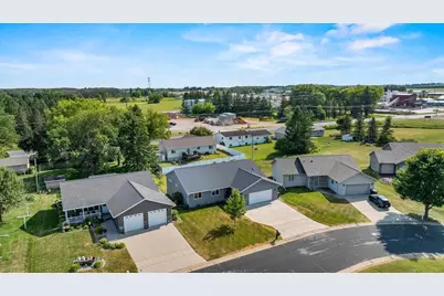 2818 Peachtree Circle, Marshfield, WI 54449 - Photo 2