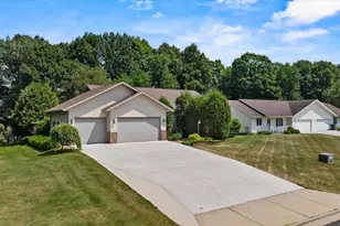 1201 W 11th St, Marshfield, WI 54449 - Photo 2