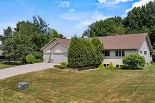 1201 W 11th St, Marshfield, WI 54449 - Photo 4