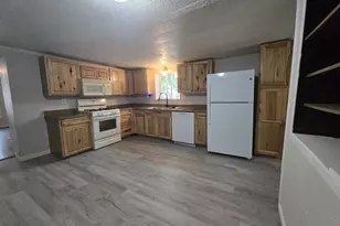 2142 Strongs Ave, Stevens Point, WI 54481 - Photo 8