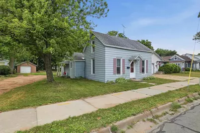 2142 Strongs Avenue, Stevens Point, WI 54481 - Photo 1