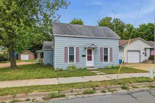 2142 Strongs Ave, Stevens Point, WI 54481 - Photo 2