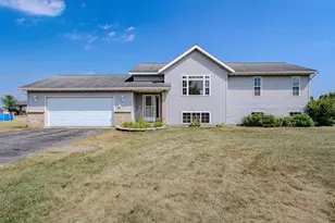 2066 Timothy Ln, Kronenwetter, WI 54455 - Photo 2