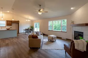 565 Still Waters Ln, Plover, WI 54467 - Photo 6