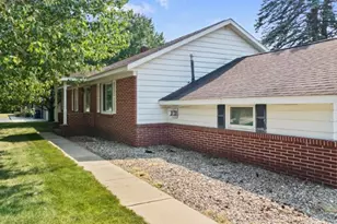 2301 Strange St, Stevens Point, WI 54481 - Photo 4