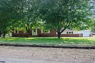 2301 Strange St, Stevens Point, WI 54481 - Photo 2