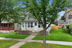 410 S Cedar Ave, Marshfield, WI 54449 - Photo 2