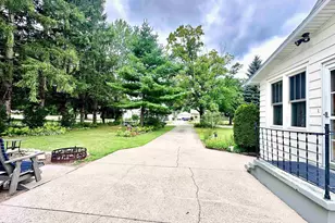 404 Bruce St, New London, WI 54961 - Photo 34