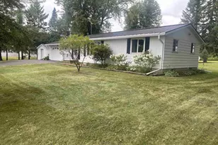 406 E Pine St, Abbotsford, WI 54405 - Photo 2