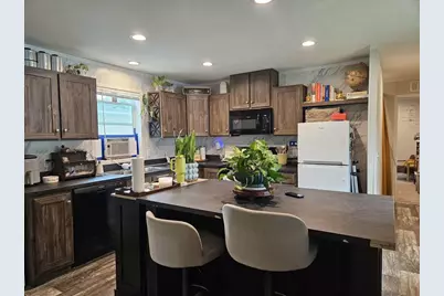 905 E Kalsched Street, Marshfield, WI 54449 - Photo 6