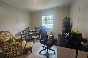 905 E Kalsched St, Marshfield, WI 54449 - Photo 12