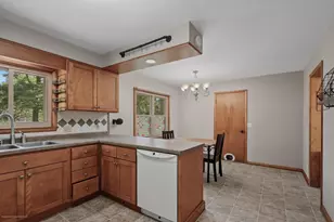 1613 N Peach Ave, Marshfield, WI 54449 - Photo 6