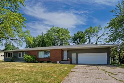 1613 N Peach Avenue, Marshfield, WI 54449 - Photo 1