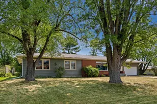 1613 N Peach Ave, Marshfield, WI 54449 - Photo 2