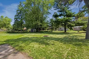 1613 N Peach Ave, Marshfield, WI 54449 - Photo 4