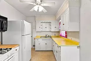 201 W Doege St, Marshfield, WI 54449 - Photo 12