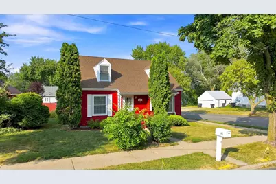 201 W Doege Street, Marshfield, WI 54449 - Photo 2