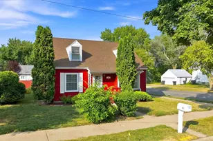 201 W Doege St, Marshfield, WI 54449 - Photo 2
