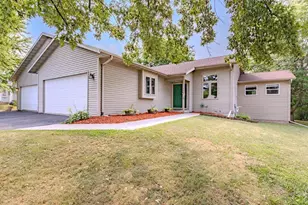 792 Fairway Dr, Mosinee, WI 54455 - Photo 2