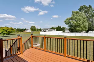 2276 Crystal View Dr, Kronenwetter, WI 54455 - Photo 6