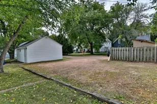918 S 4th Ave, Wausau, WI 54401 - Photo 6