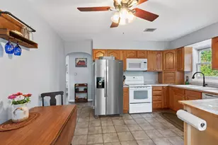 1211 10th St S, Wisconsin Rapids, WI 54494 - Photo 2