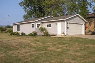 701 E 2nd St, Marshfield, WI 54449 - Photo 2