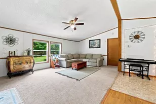 N2729 S Hill Ln, Redgranite, WI 54970 - Photo 10