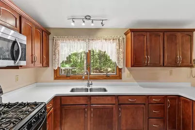 8206 Lakeview Drive, Wisconsin Rapids, WI 54494 - Photo 6