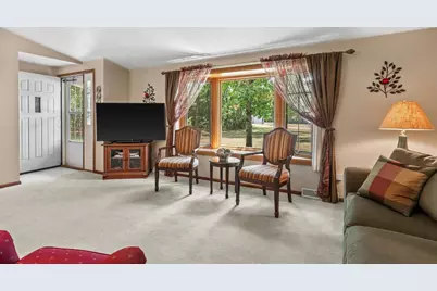 8206 Lakeview Drive, Wisconsin Rapids, WI 54494 - Photo 12