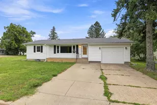 2809 Cleveland Ave, Stevens Point, WI 54481 - Photo 2