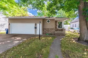 809 N 8th Ave, Wausau, WI 54401 - Photo 2