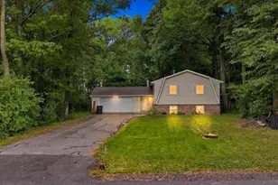 1007 W Kalsched St, Marshfield, WI 54449 - Photo 2