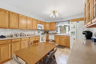 408 E Grant St, Marshfield, WI 54449 - Photo 8