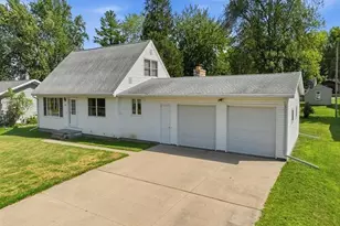 408 E Grant St, Marshfield, WI 54449 - Photo 2