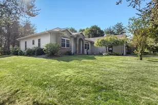 2242 Meadow Dr, Kronenwetter, WI 54455 - Photo 6