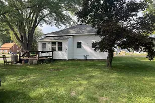 507 E 3rd St, Owen, WI 54460 - Photo 2