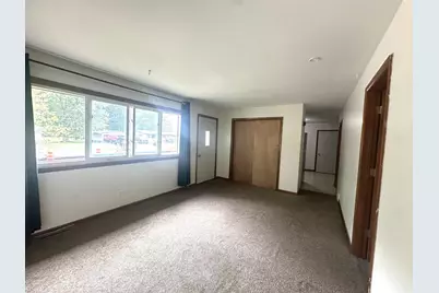 2410 Gaynor Avenue, Wisconsin Rapids, WI 54495 - Photo 4