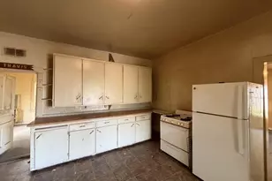906 N 1st Ave, Wausau, WI 54401 - Photo 2