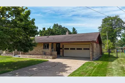 200 Meadow Street, Stevens Point, WI 54481 - Photo 4