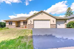 3814 Topaz Dr, Wausau, WI 54401 - Photo 2