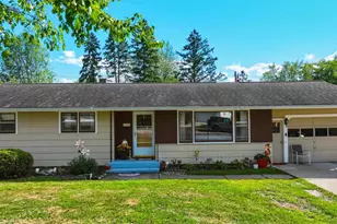 1308 E 17th St, Marshfield, WI 54449 - Photo 2