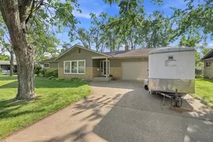 517 Sommers St, Stevens Point, WI 54481 - Photo 2