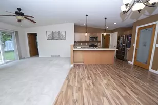 420 Red Tail Dr, Amherst, WI 54406 - Photo 4